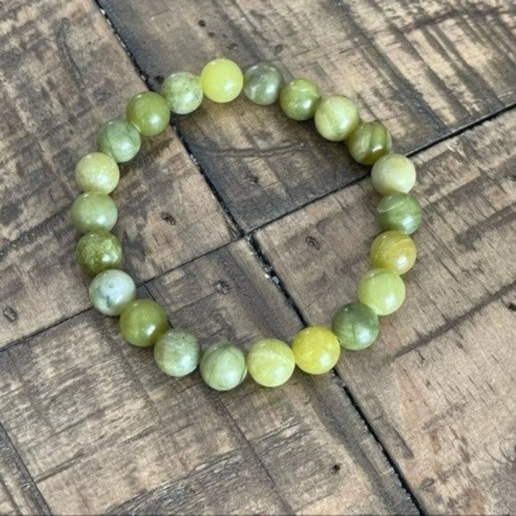 8mm Green Peridot Stretch Bead Bracelet - Picture 7 of 8